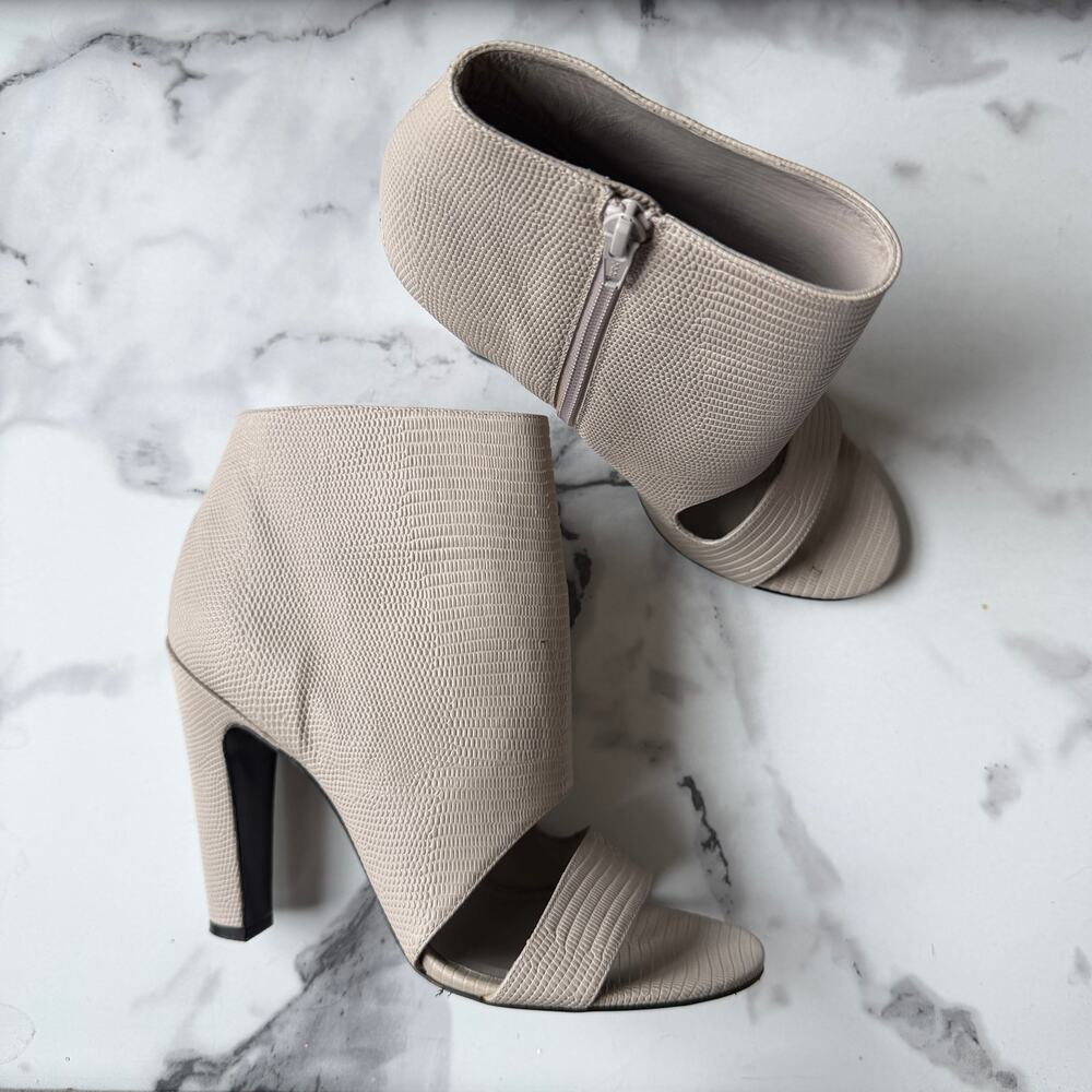Vince Light Gray Snake Leather Open Toe Bootie Heels Size 9.5